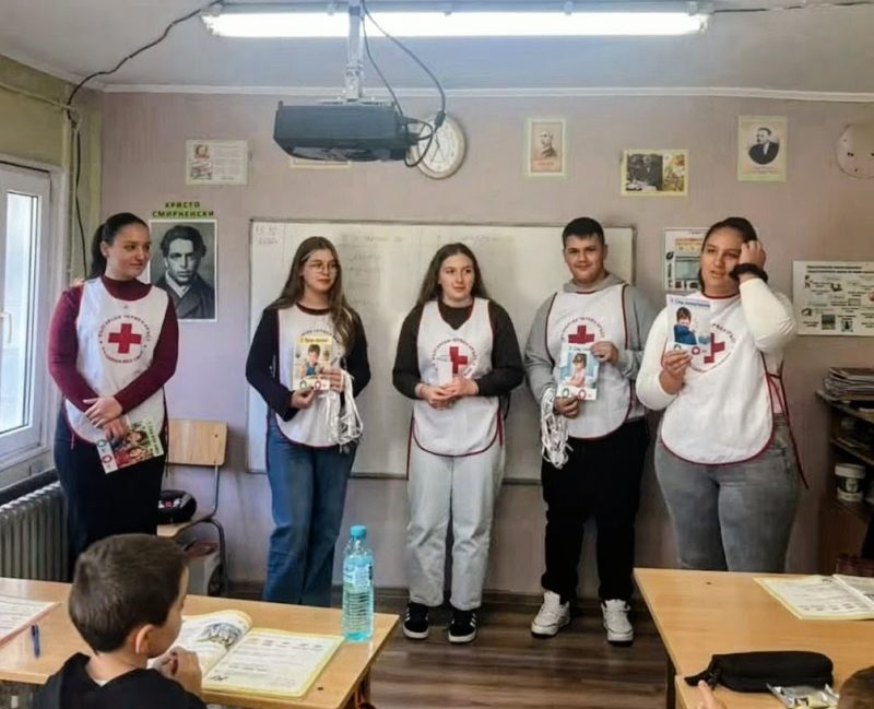 Деня на чистите ръце отбелязаха учениците в Черноочене